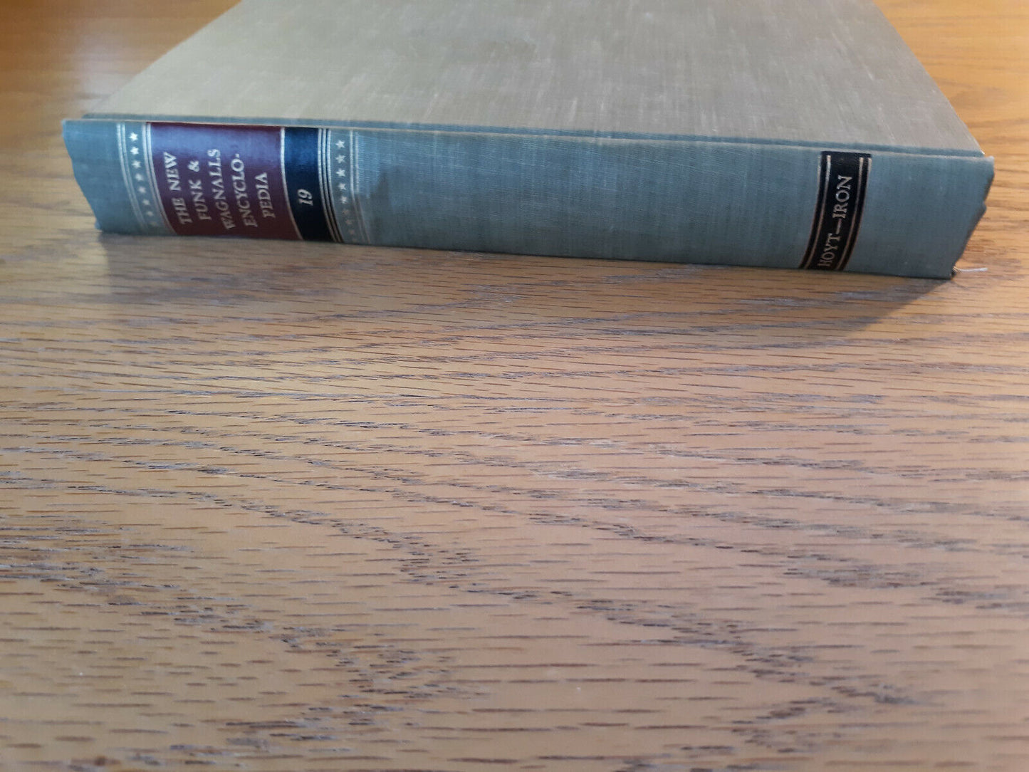 The New Funk & Wagnalls Encyclopedia 1953 Unicorn Pub Hardcover Volume 19