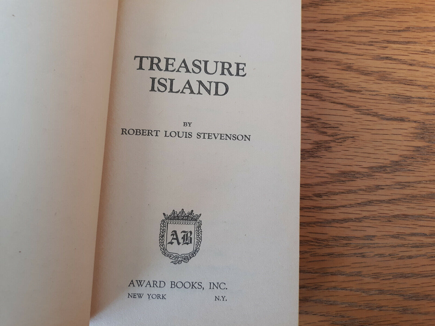 Treasure Island Robert Louis Stevenson Award Books Paperback