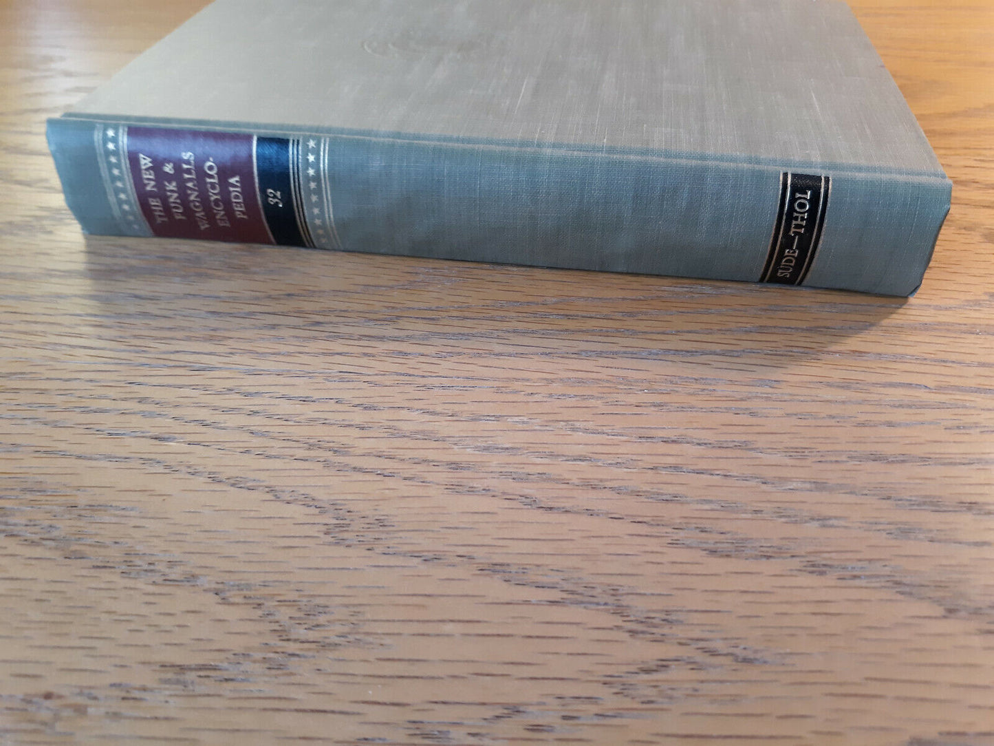 The New Funk & Wagnalls Encyclopedia 1953 Unicorn Pub Hardcover Volume 32