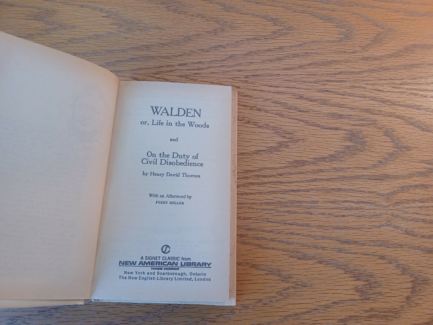 Walden Or Life In The Woods And On The Duty Of Civil Disobedience 1960 Henry Dav