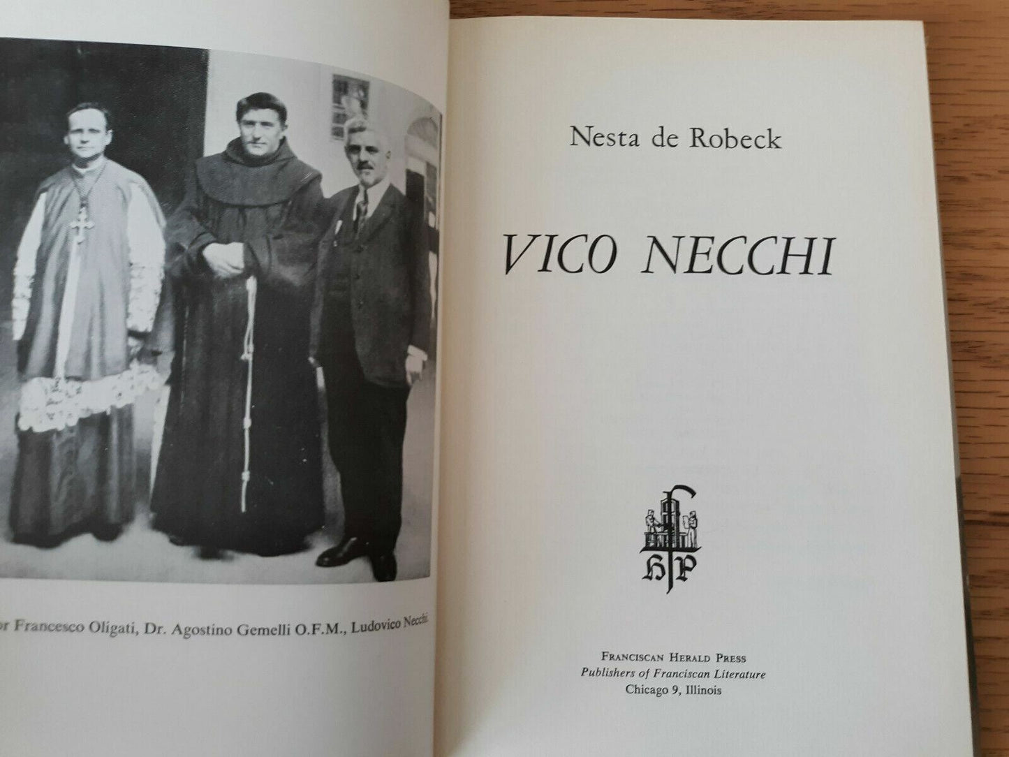 Vico Necchi Hardcover 1960 by Nesta De Robeck (Author) DJ