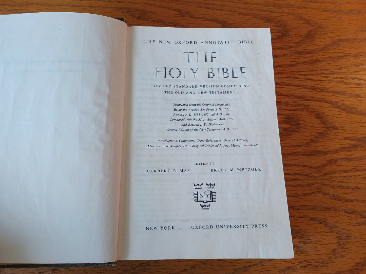 The New Oxford Annotated Bible RSV Holy Bible 1973 Hardcover Revised Standard V