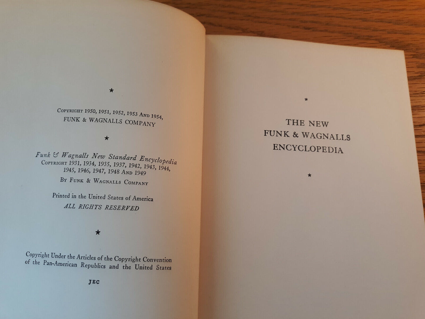 The New Funk & Wagnalls Encyclopedia 1954 Unicorn Pub Hardcover Volume 33
